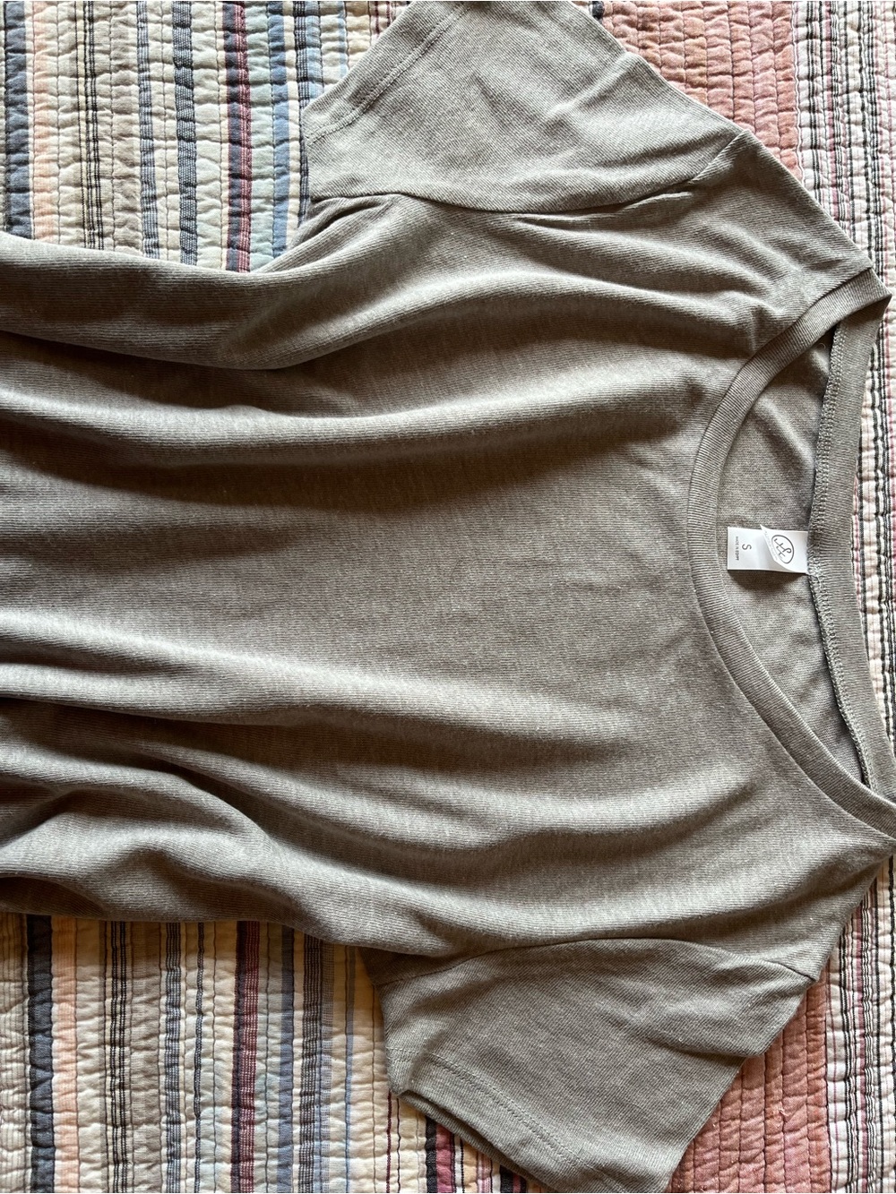 Alternative Apparel S Gray Asymmetrical Hem Short Sleeve Top NWT